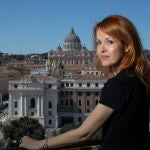 Vanessa Monfort, con el Vaticano al fondo 