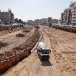 La delegada del Gobierno visita las obras que está llevando a cabo la CHJ en Paiporta