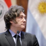Milei llega a Asunción para reunirse con Peña en su primera visita oficial a Paraguay