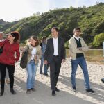 La playa de Toledo se mantiene, a la espera de los análisis de agua y arena