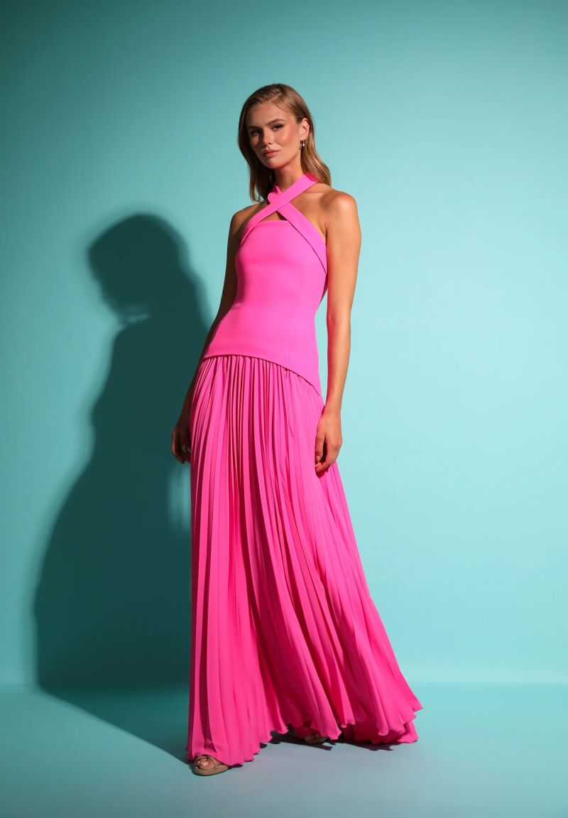 Vestido de escote cruzado.