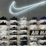 Nike cae en bolsa y deja un regalo en el camino: estas zapatillas a precio mínimo