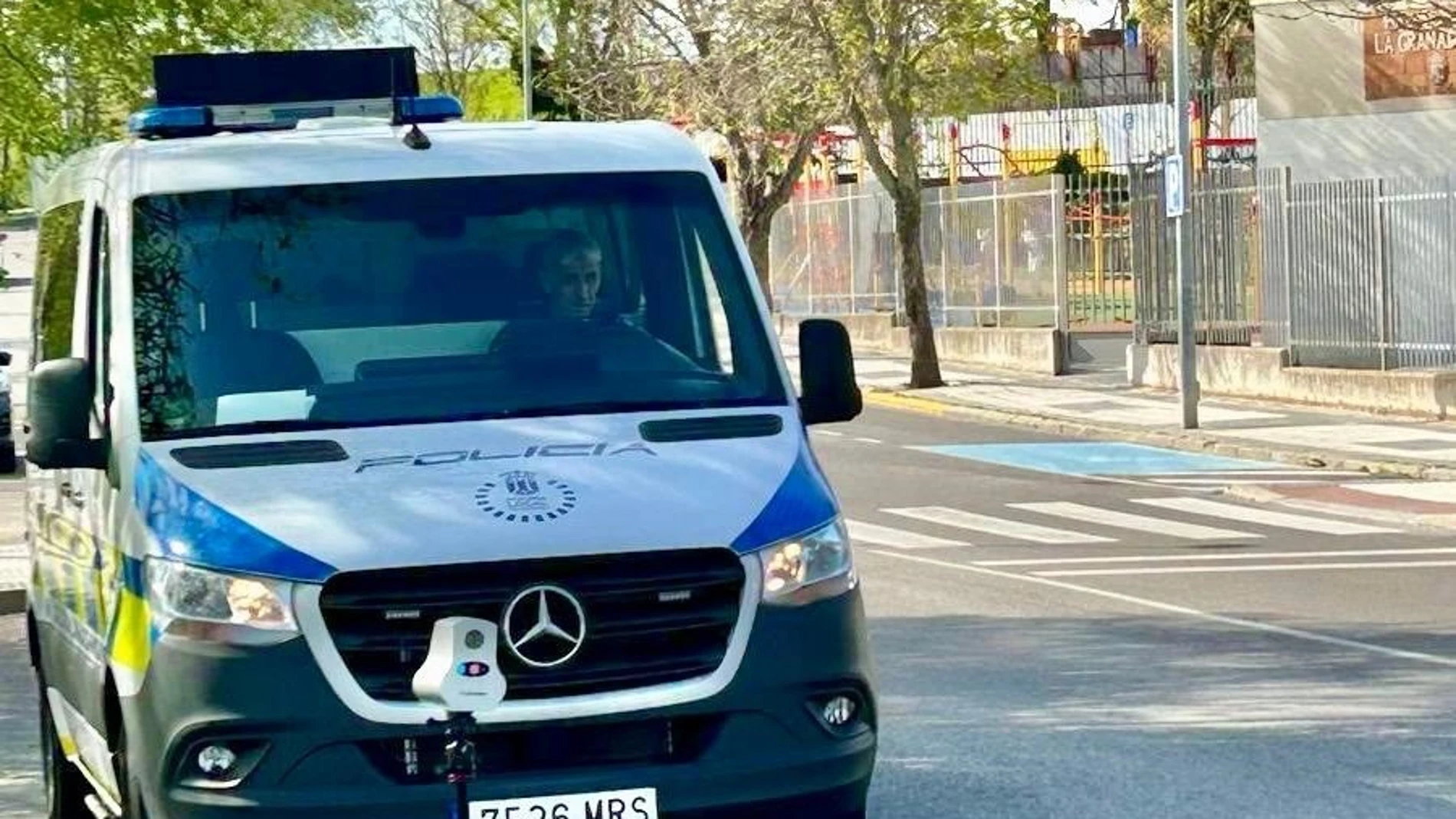 Vehículo de policía local de MajadahondaREMITIDA / HANDOUT por AYUNTAMIENTO DE MAJADAHONDAFotografía remitida a medios de comunicación exclusivamente para ilustrar la noticia a la que hace referencia la imagen, y citando la procedencia de la imagen en la firma10/04/2025