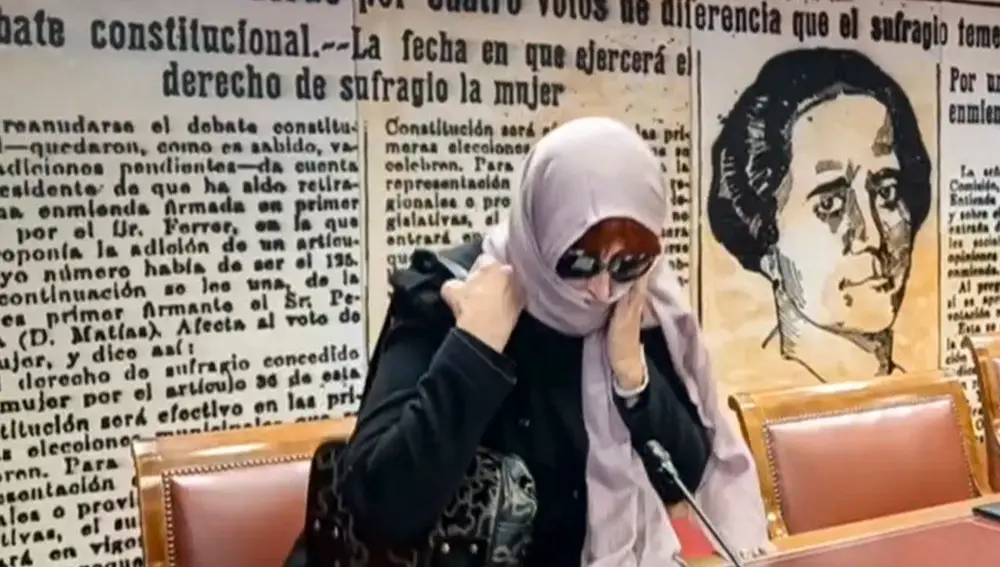 La expareja de Koldo rehúsa declarar en el Senado y le permiten un velo sobre el rostro