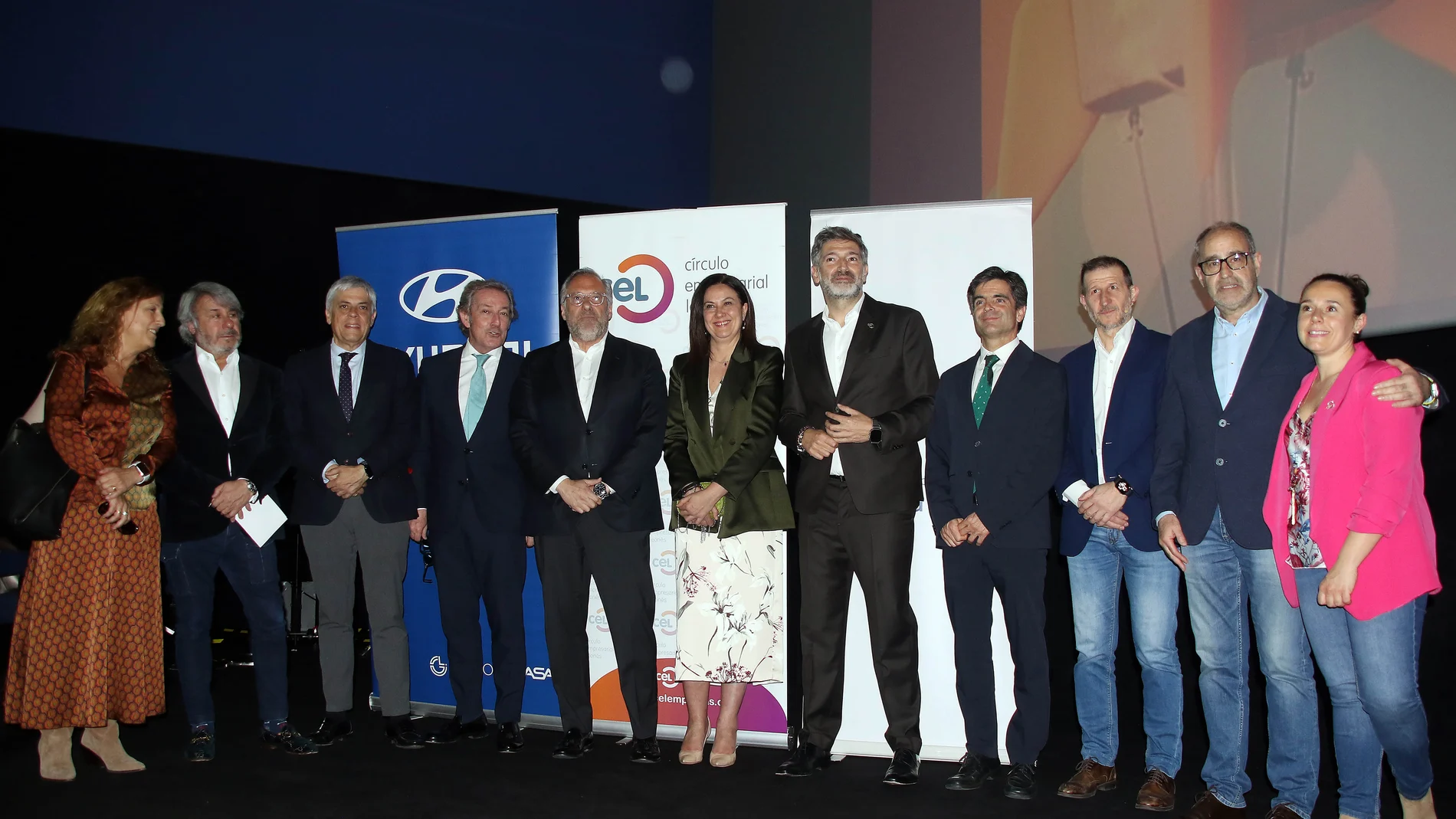 El presidente de las Cortes, Carlos Pollán y el presidente del CEL, Julio César Álvarez, en la entrega de los premios del segundo concurso Emprende del CEL