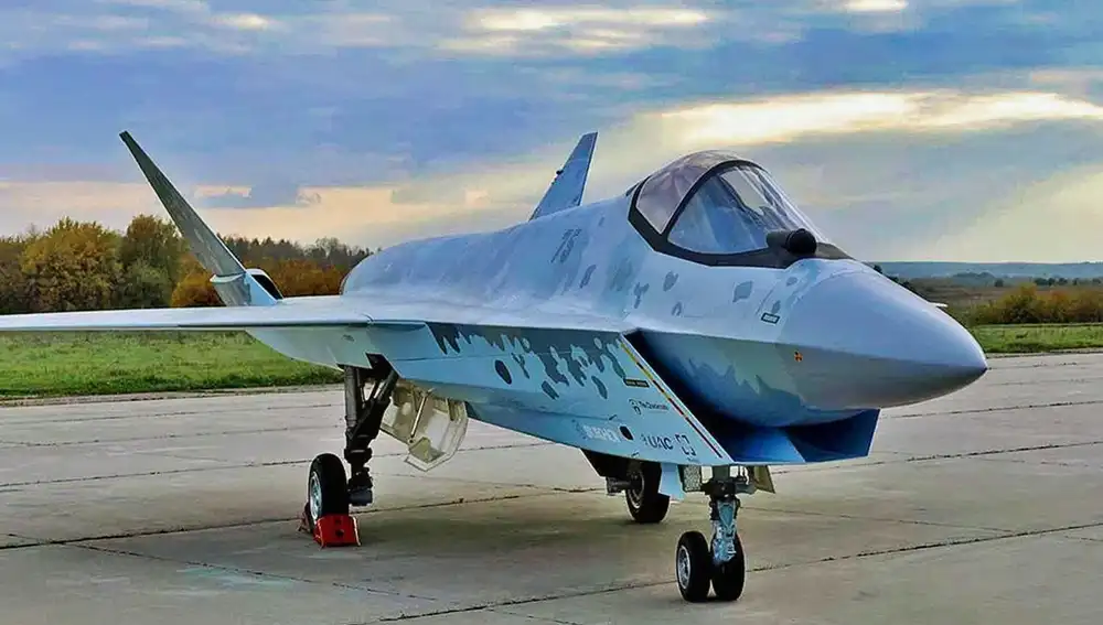 Su-75 "Checkmate": la alternativa rusa al caza de combate americano F-35 se apaga
