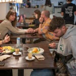 Cada vez son más los restaurantes en la comunidad que aceptan mascotas en su interior
