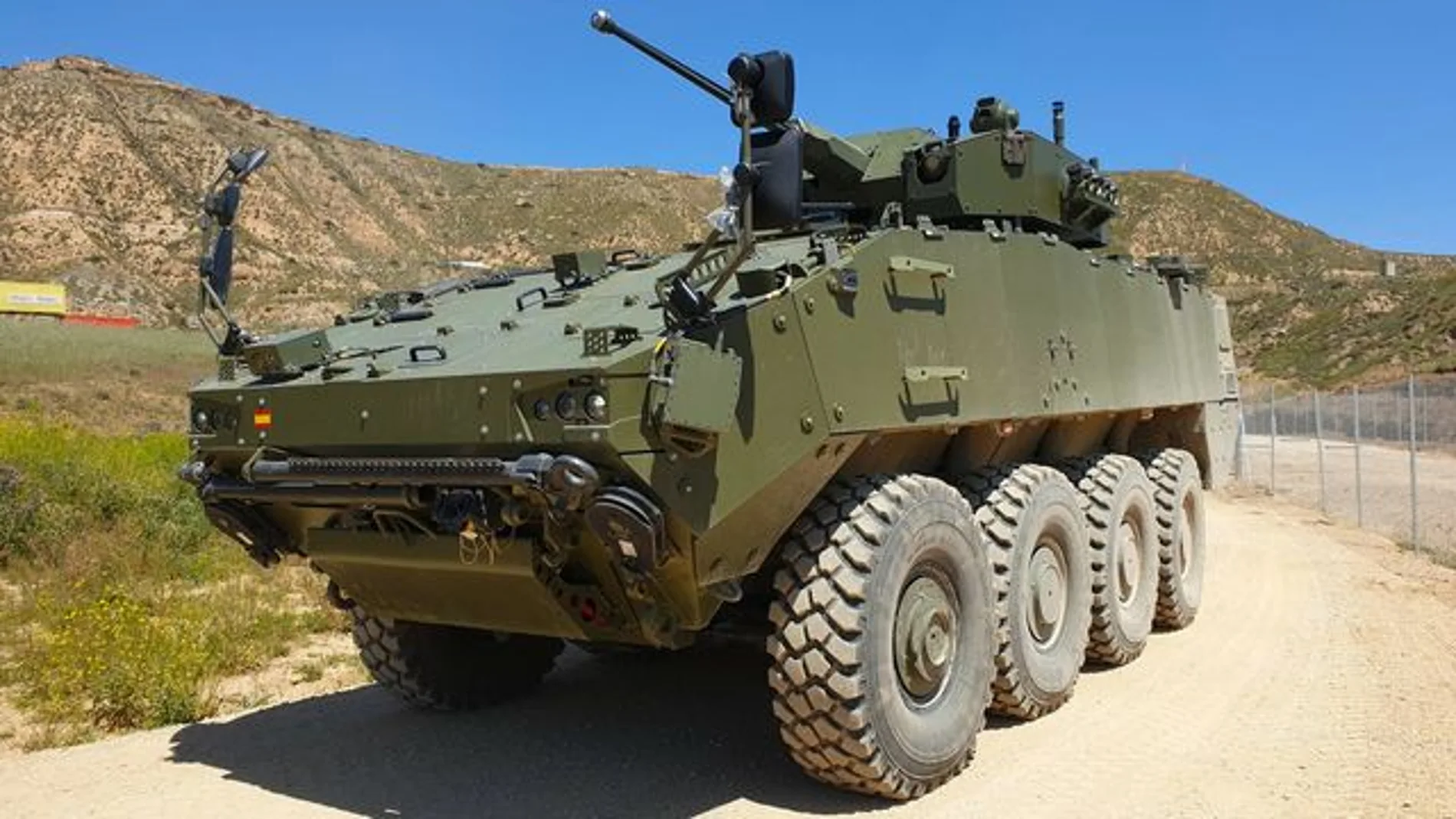 España recibe los primeros VCR 8x8 Dragón: el blindado más avanzado del Ejército