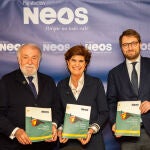 Jaime Mayor Oreja y María San Gil durante la presentación del informe de NEOS 