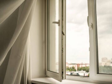 El tiempo exacto que debes ventilar tu casa para eliminar el moho y la humedad