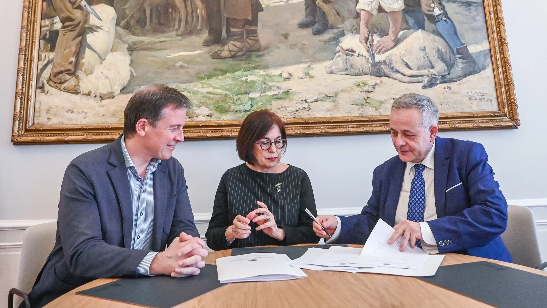 El presidente de la Diputación de Burgos, Borja Suárez, durante la recepción del legado de Luis Quintanilla