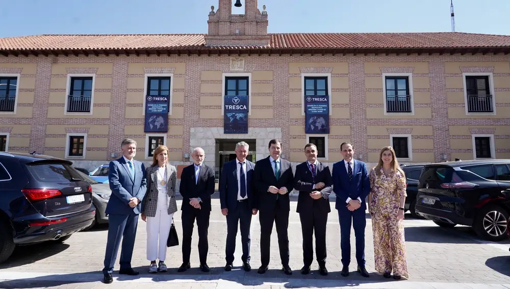 Mañueco junto a Sarbelio Fernández, Conrado Íscar, Francisco Vázquez, Víctor Caramanzana y Raquel Alonso, entre otros