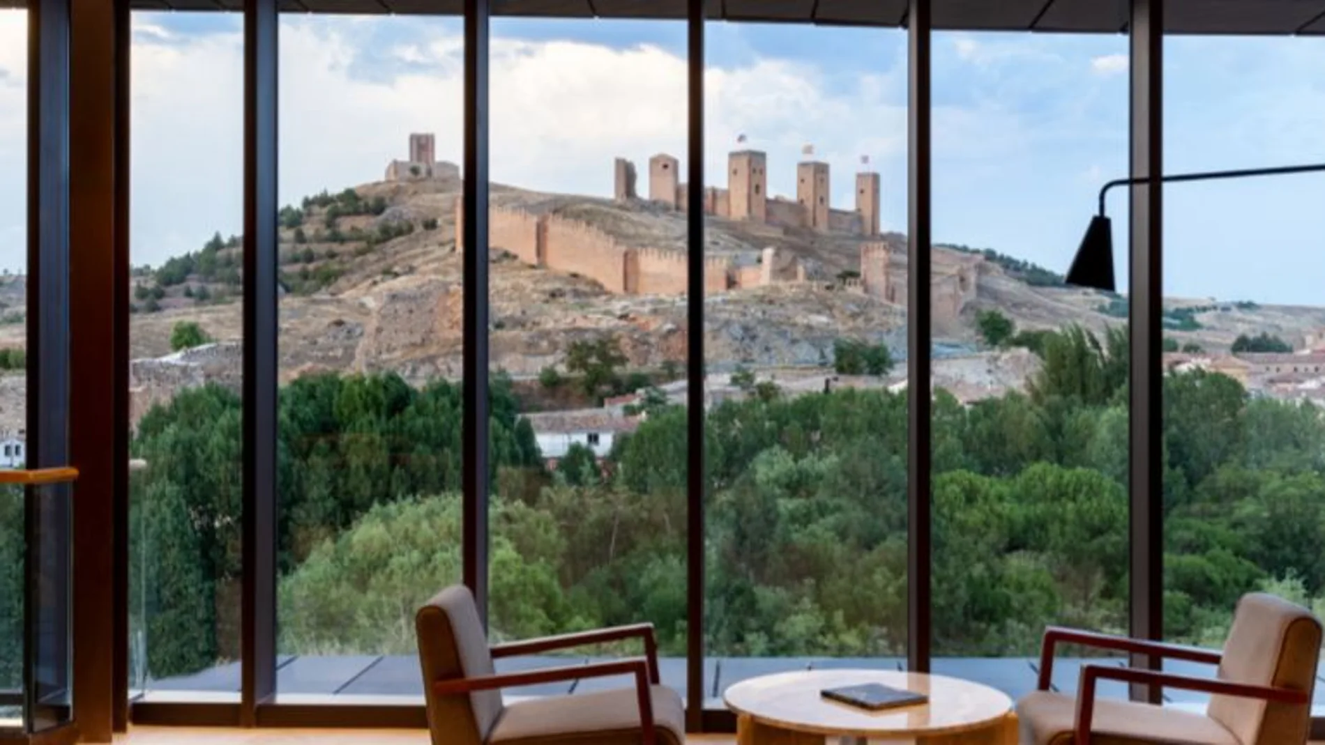 Así es el nuevo y lujoso parador que abre muy pronto en Castilla-La Mancha: sus vistas te llevan a la Edad Media