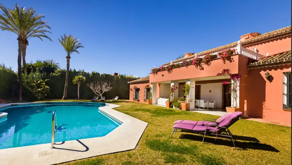 La zona exterior de la casa de vacaciones de Ábalos