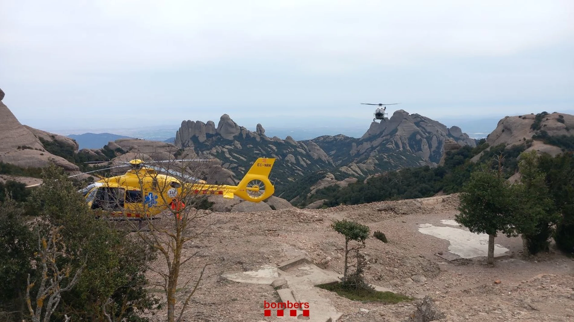 Los Bombers localizan a un hombre herido en Montserrat (Barcelona) tras un aviso de su familia REMITIDA / HANDOUT por BOMBERS DE LA GENERALITAT Fotografía remitida a medios de comunicación exclusivamente para ilustrar la noticia a la que hace referencia la imagen, y citando la procedencia de la imagen en la firma 12/04/2025