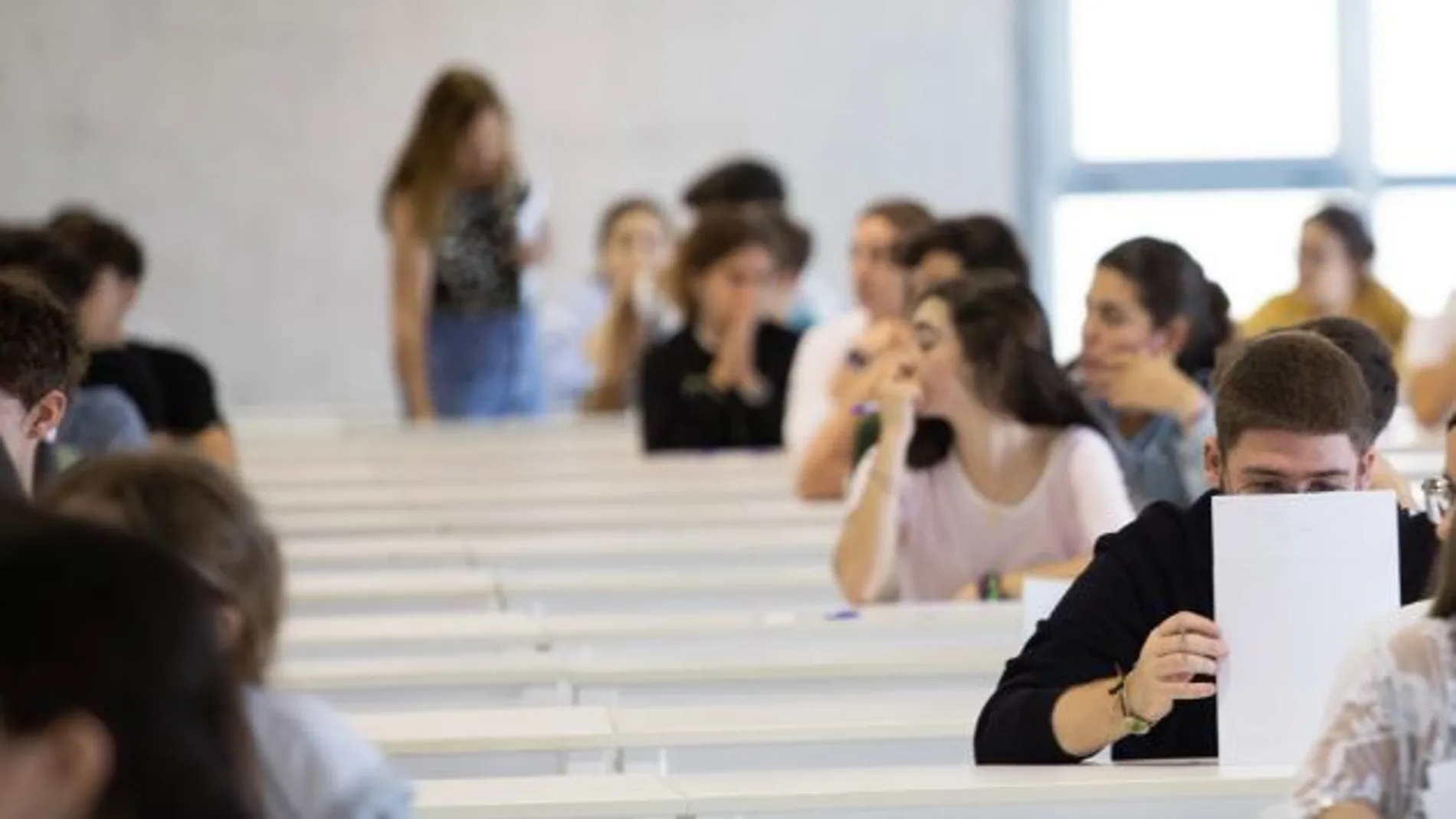 Estudiantes en un aula