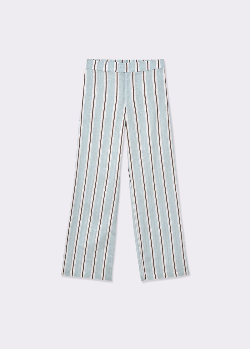Pantalón rayas.