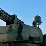 China presenta un monstruoso cañón de 16 tubos para contrarrestar misiles y enjambres de drones.