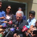 Los hijos de Mario Vargas Llosa en su funeral en Lima, Perú