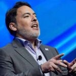 Shawn Layden, ex jefe de PlayStation, apuesta por eliminar las consolas: "debería haber un sistema único para videojuegos"