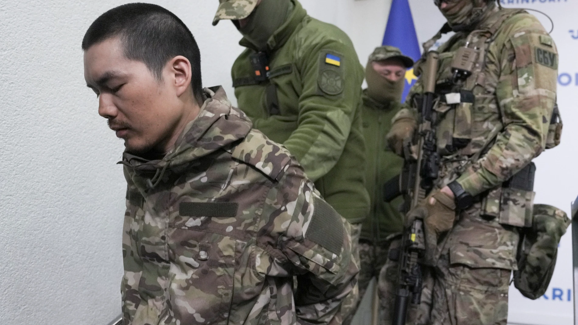 KYIV (Ukraine), 14/04/2025.- Wang Guangjun, a Chinese national fighting alongside Russian troops, and who was captured by Ukrainian soldiers, leaves a press conference in Kyiv, Ukraine, 14 April 2025, amid the ongoing Russian invasion. Chinese nationals Zhang Renbo and Wang Guangjun were captured in the Donetsk region, the Ukrainian president confirmed on 08 April 2025, adding that Ukraine is ready to exchange captured Chinese citizens only for Ukrainian soldiers currently held in Russian cap...