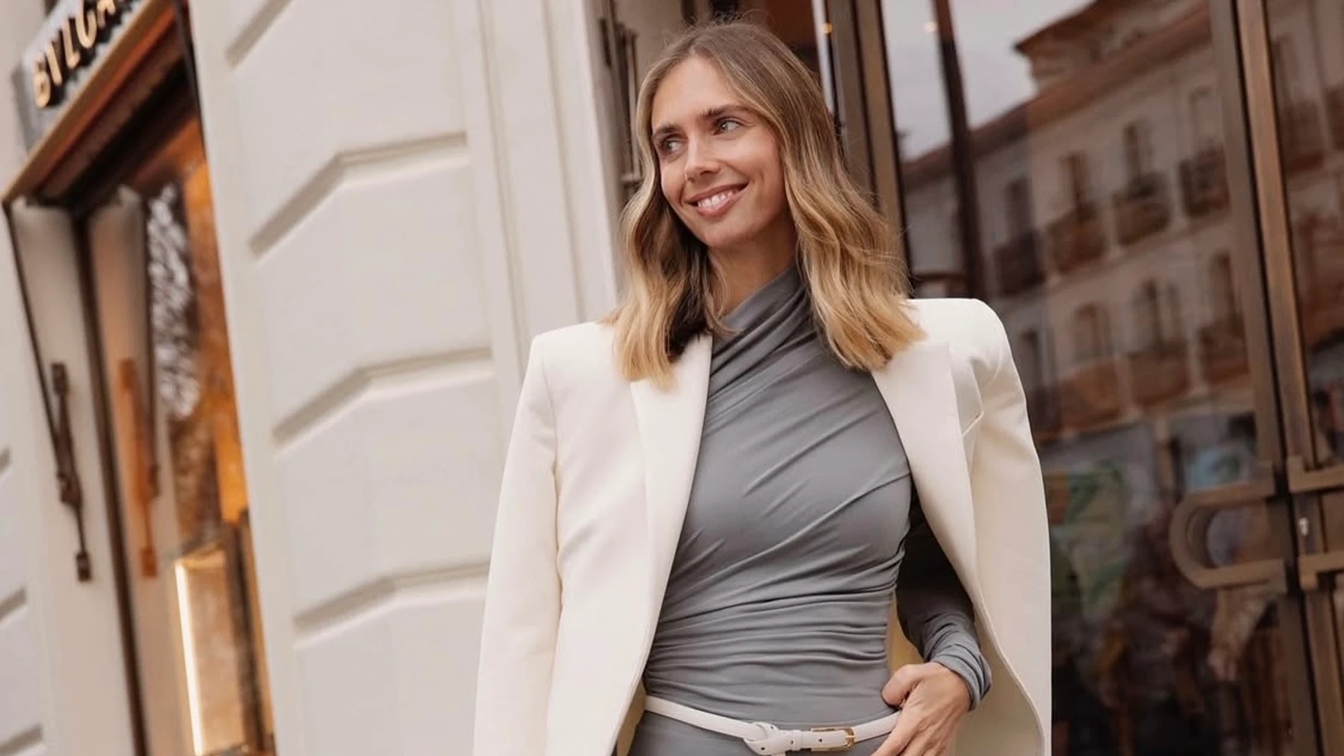 Influencer con el vestido perfecto para el Domingo de Pascua.