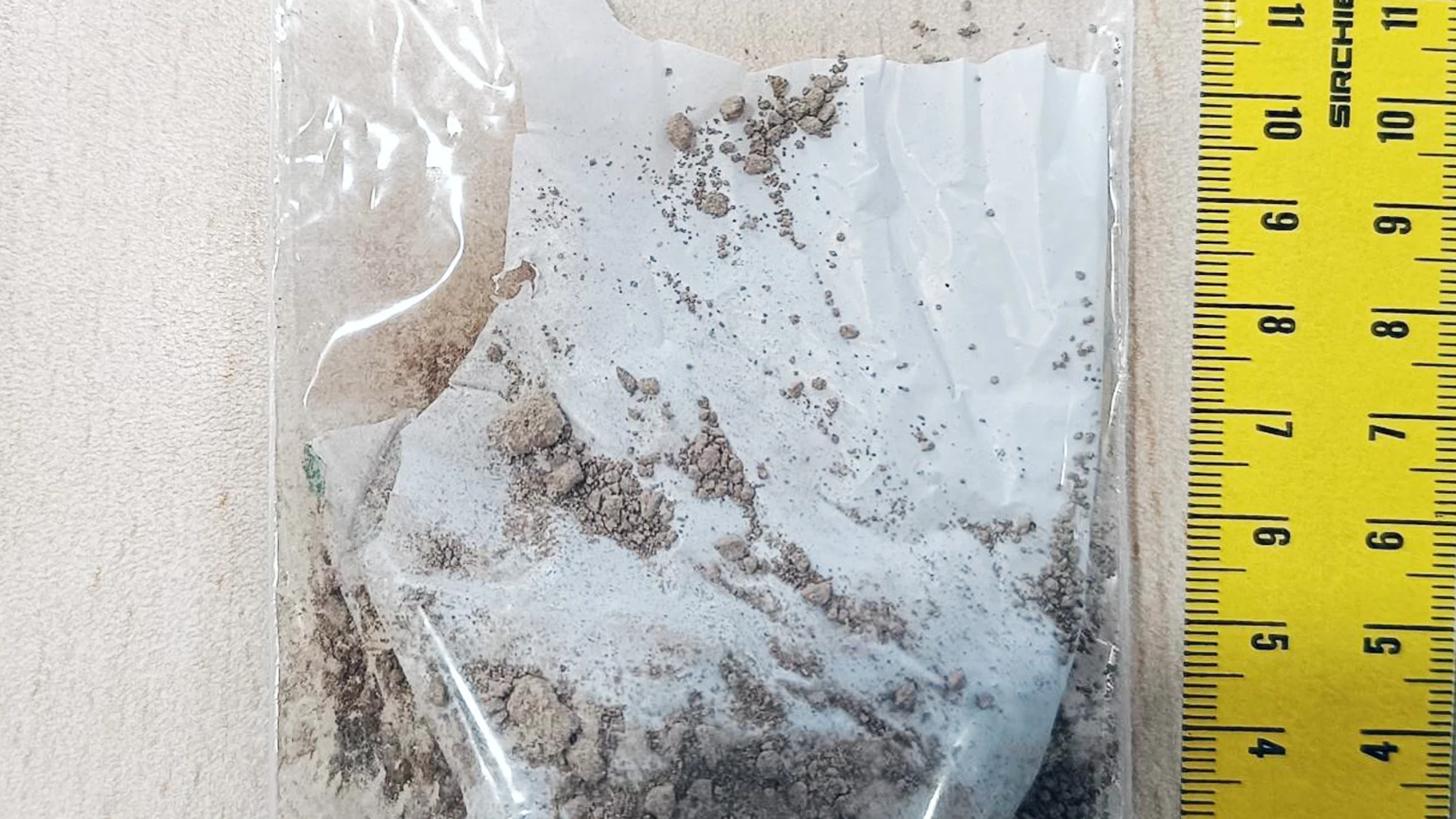 Parte de la droga intervenida a la detenida cuando intentaba introducirla al centro penitenciario REMITIDA / HANDOUT por Guardia Civil Fotografía remitida a medios de comunicación exclusivamente para ilustrar la noticia a la que hace referencia la imagen, y citando la procedencia de la imagen en la firma 14/04/2025