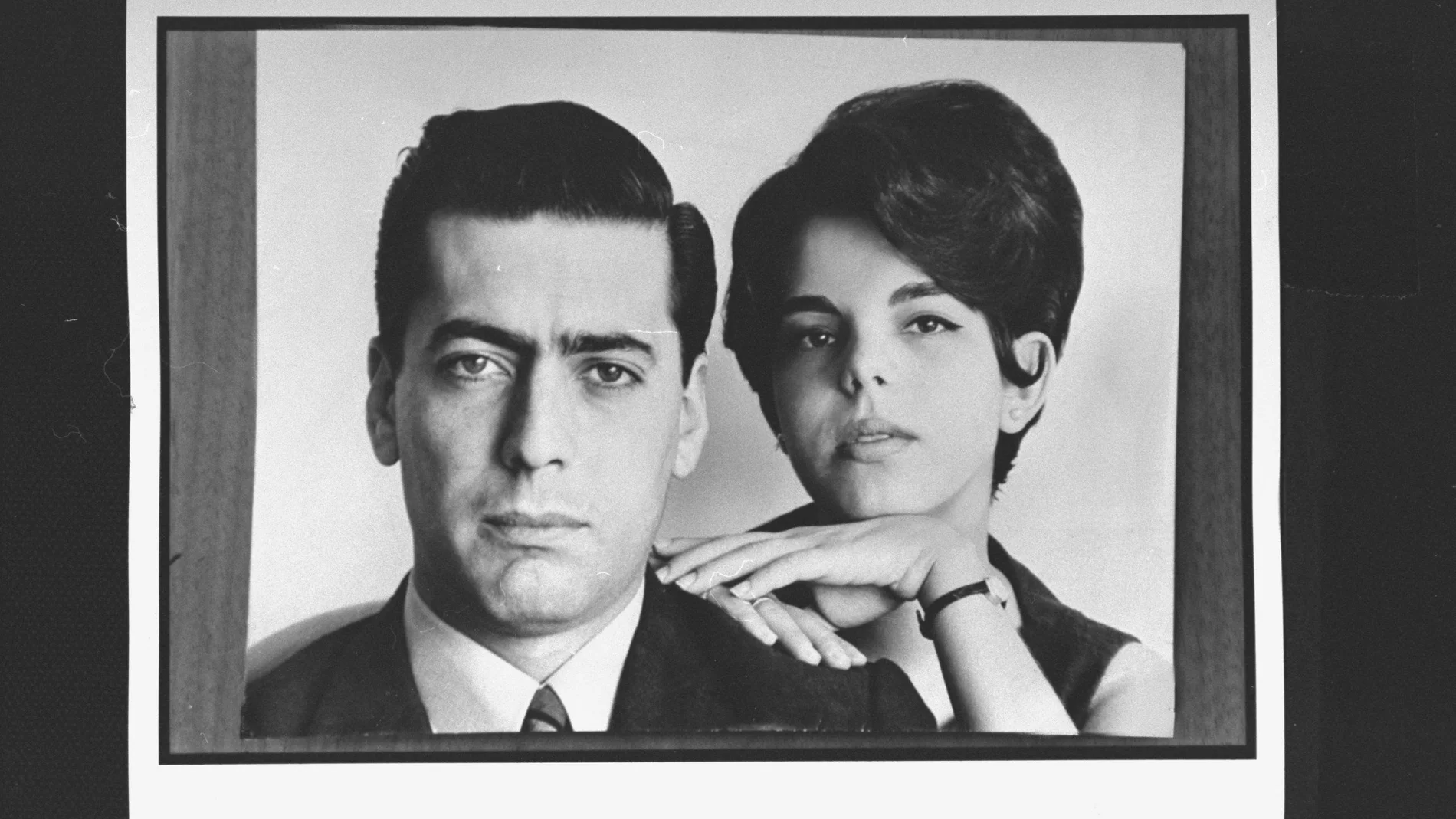 Author Mario Vargas Llosa posing w. his wife Patricia.