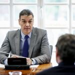 Pedro Sánchez recuerda a Vargas Llosa por su "obra inmensa" y por ser "maestro universal de la palabra"