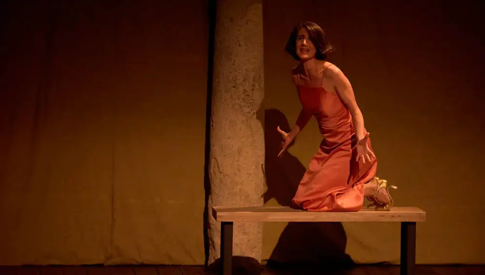 María Besant en la obra de teatro "Me trataste con olvido. (Clásicas en rebeldía)"