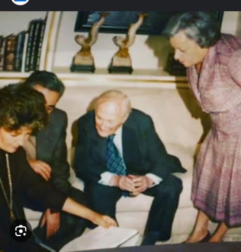 Mayte Spínola junto a Miró