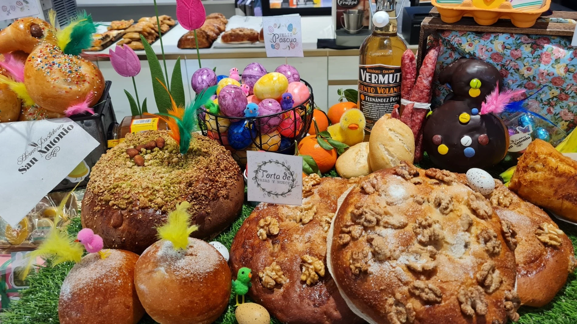 De la mona a las torrijas, la Semana Santa valenciana preserva intacta su dulzura tradicional