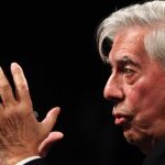 La Academia Sueca del Premio Nobel recuerda a Mario Vargas Llosa, "el corazón" del 'boom' latinoamericano
