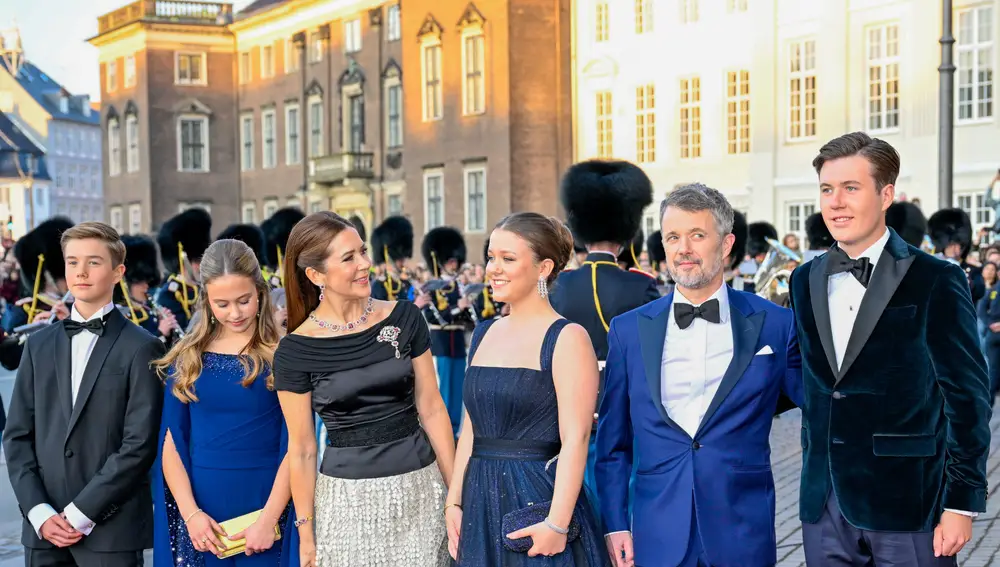 La princesa Isabella junto a toda su familia