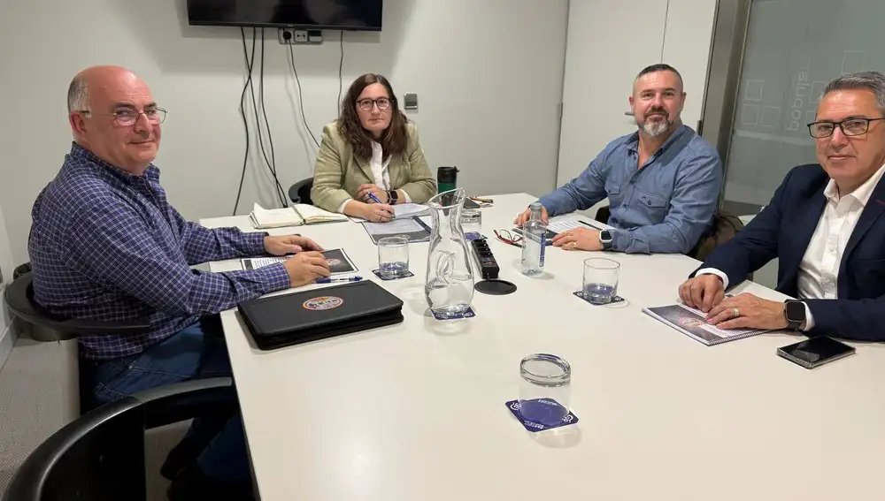Reunión de los representantes de los militares en la sede del PP