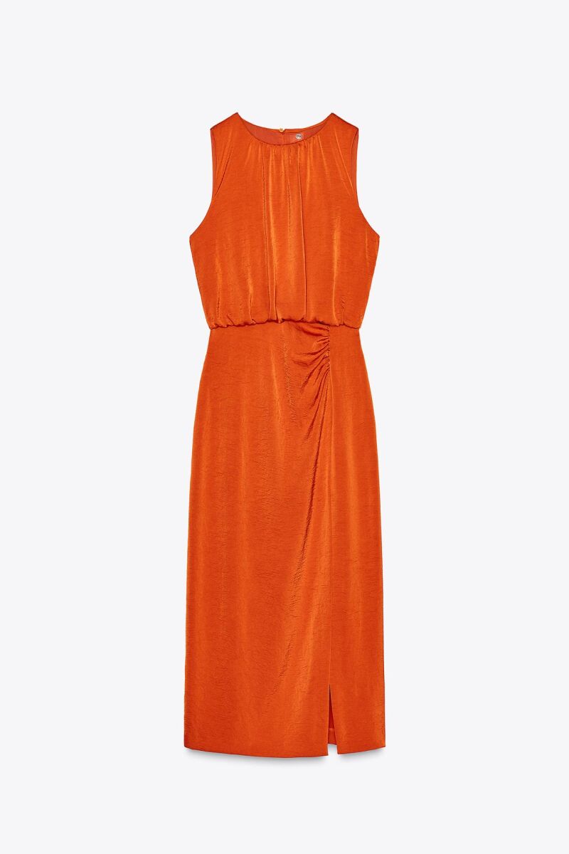Vestido midi satinado frunces.