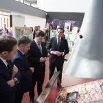 Mañueco visita el Centro San Vicente Ferrer de Medina del Campo junto a su alcalde Guzmán Gómez y el presidente de la Diputación de Valladolid, Conrado Íscar