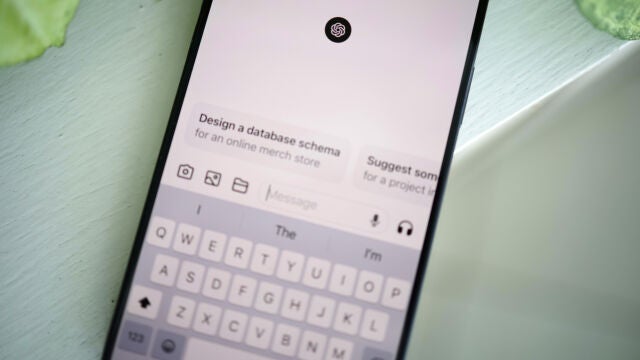 La app de ChatGPT en un smartphone