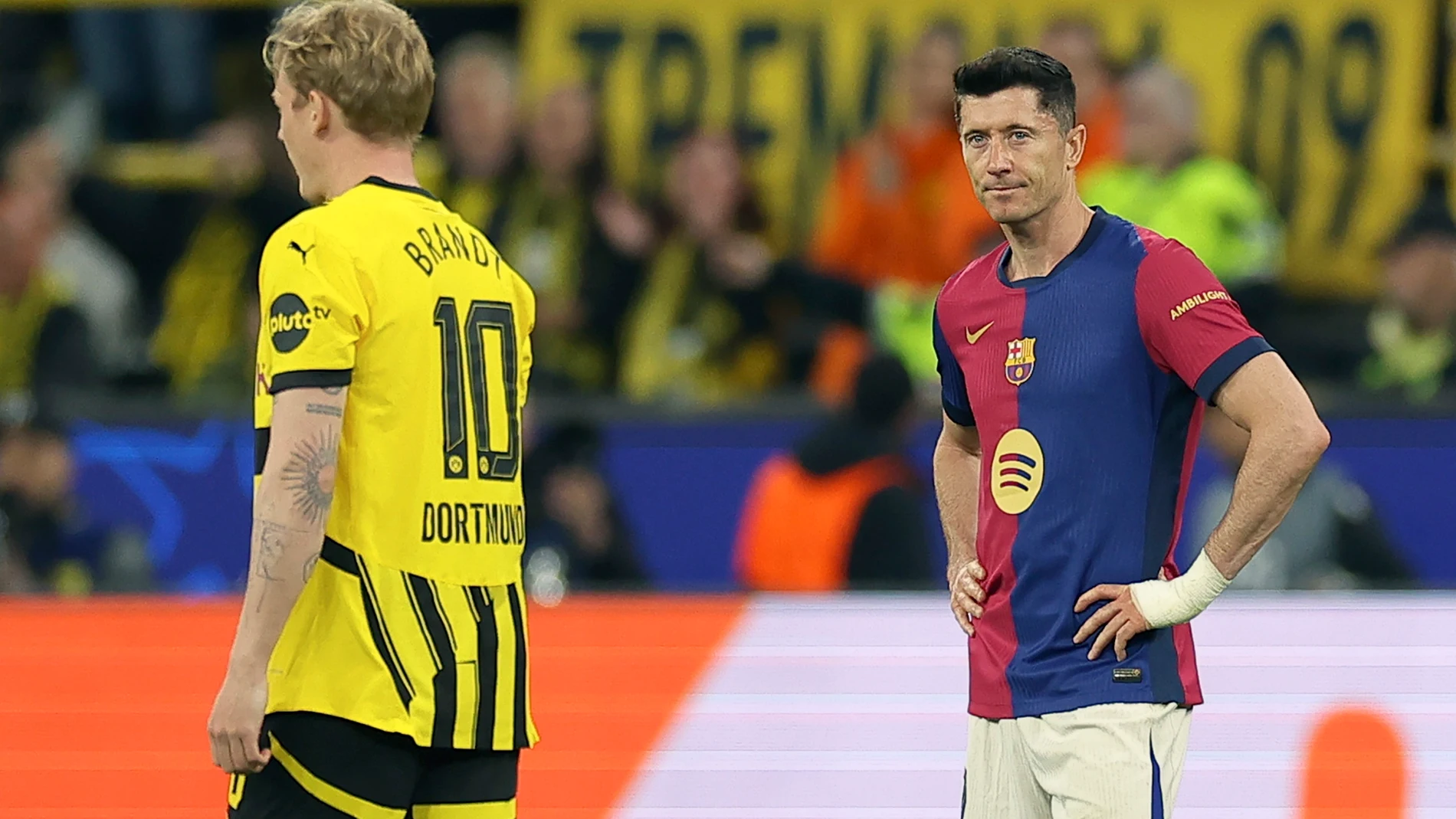 DORTMUND (Germany), 15/04/2025.- Robert Lewandowski of Barcelona looks on during the UEFA Champions League quarter-finals, 2nd leg soccer match between Borussia Dortmund and FC Barcelona, in Dortmund, Germany, 15 April 2025. (Liga de Campeones, Alemania) EFE/EPA/CHRISTOPHER NEUNDORF