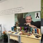 MADRID.-El libro de condolencias de la biblioteca Mario Vargas Llosa continúa habilitado este martes