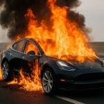 Un Tesla Model 3 ardiendo