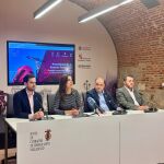 La concejala de Turismo, Eventos y Marca Ciudad, Blanca Jiménez; el concejal de Personas Mayores, Familia y Servicios Sociales, Rodrigo Nieto; el presidente de la Junta de Cofradías, Miguel Vegas, y el presidente de IMPULSA Igualdad Castilla y León, Francisco J. Sardón, presentan las iniciativas