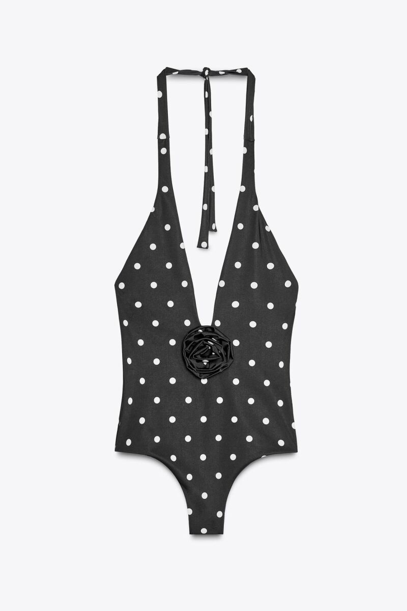 Bañador halter lunares flor relieve.