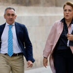 El conseller de Agricultura, Miguel Barrachina y la vicepresidenta primera, Susana Camarero