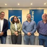 Los miembros de ATME con la popular Raquel Barras