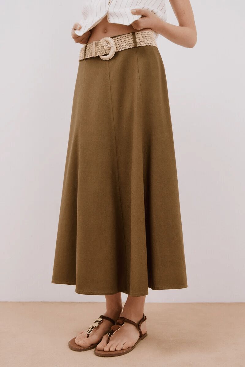 Falda midi capa.