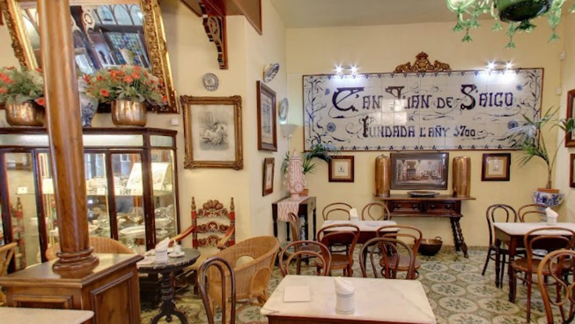 La emblemática cafetería de Palma con más de 300 años de historia que está escondida en el casco histórico de la ciudad