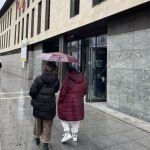 Un asistente personal de El Puente haciendo un acompañamiento en los Juzgados