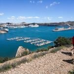 MURCIA.-Turistas y visitantes inundan Cartagena esta Semana Santa: hoteles llenos y 9.000 cruceristas en Miércoles Santo