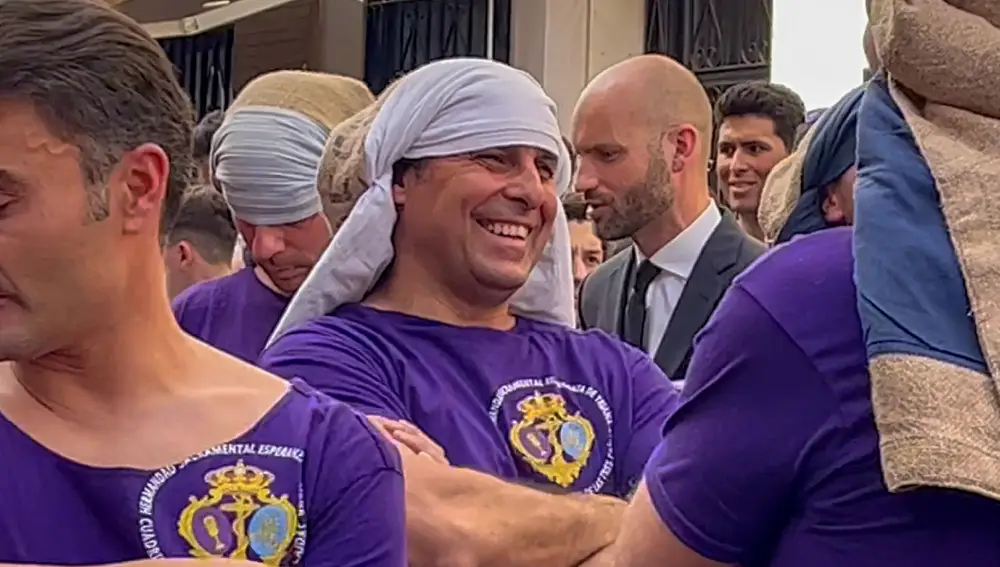 Fran Rivera en la Semana Santa de Sevilla de 2023, la última vez que pudo ser costalero